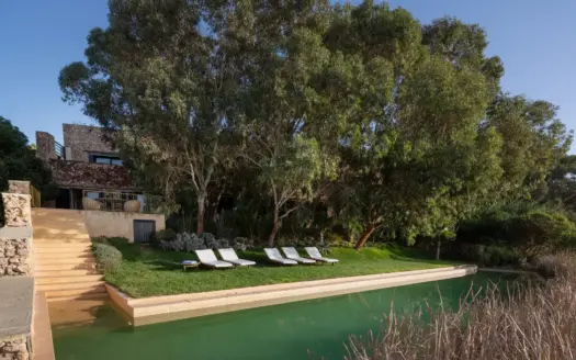 Garden of Villa Laguna with the Oualidia lagoon beyond