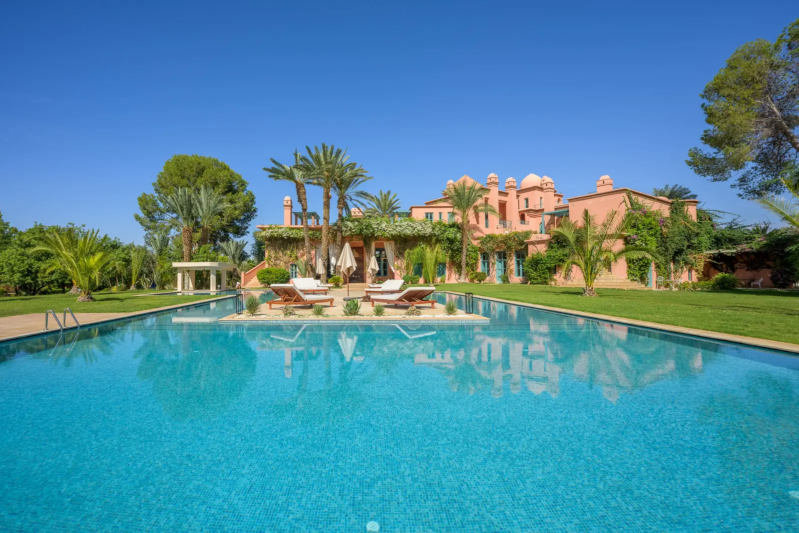 Pool and gardens of Villa Mansouria